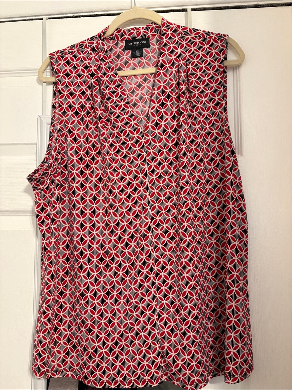 Liz Claiborne Red and White Geometric Sleeveless Camisole size XXL PtP 25 L 28